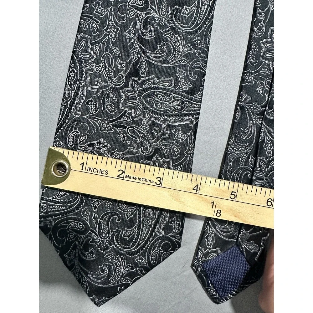 Daniel Cremieux Navy Blue (Almost Black) With Silver Paisley Neck Tie